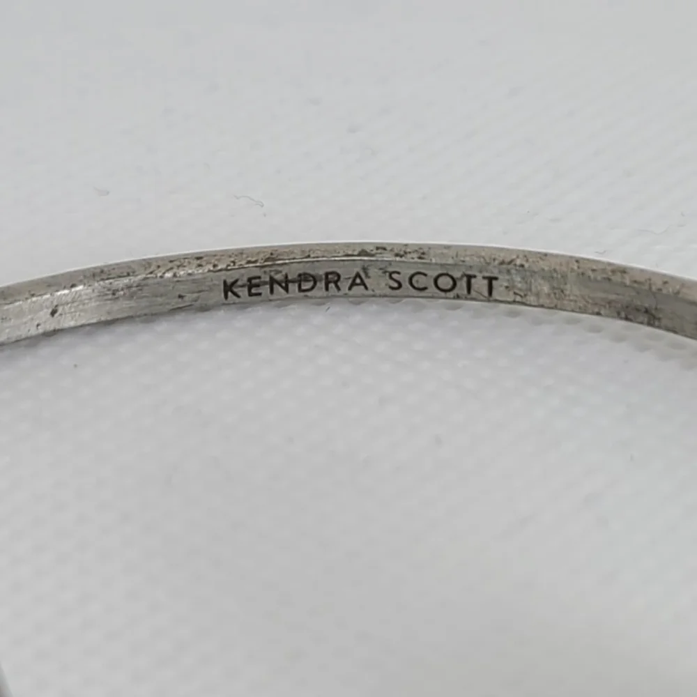 Kendra Scott Brinkley Bracelet with Gray Mother of Pearl - Picture 8 of 9